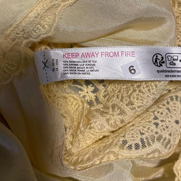 Out from under Women's Yellow Playsuit Romper Rayon SZ S NWOT - Picture 8 of 8